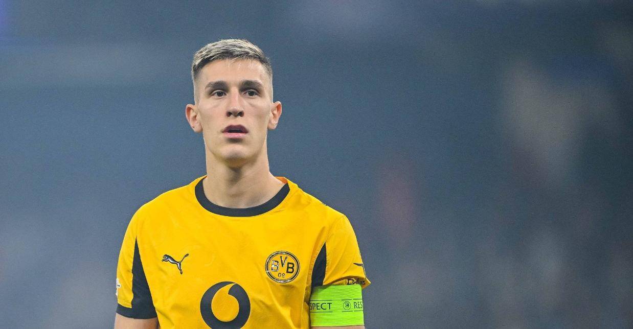 曼联夏窗卖人加节省工资有望获2亿！可增加引援，考虑签多特铁卫