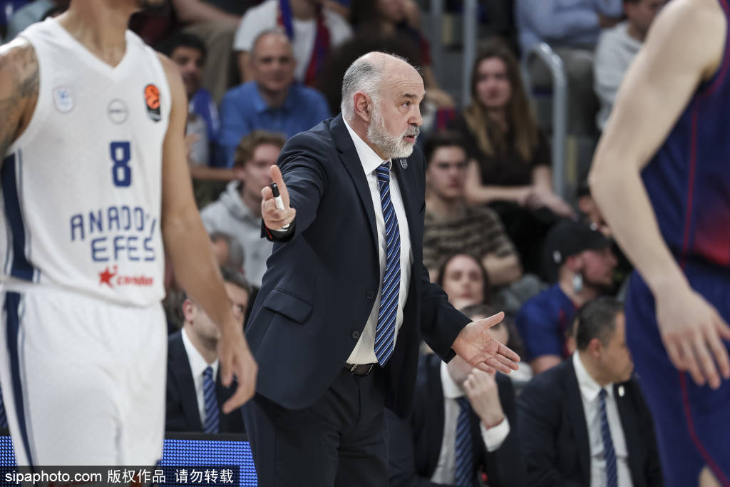 巴萨后卫马科斯：西甲剩余比赛皆为决赛，客战萨拉戈萨全力争胜